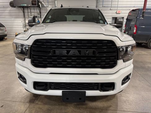 Certified 2024 RAM 2500 Big Horn w/ Night Edition AWD/4WD image 40