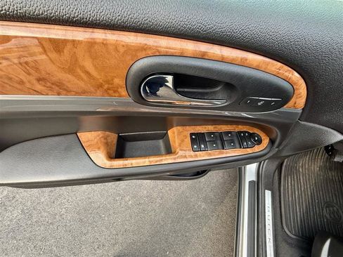 Used 2012 Buick Enclave Premium image 41