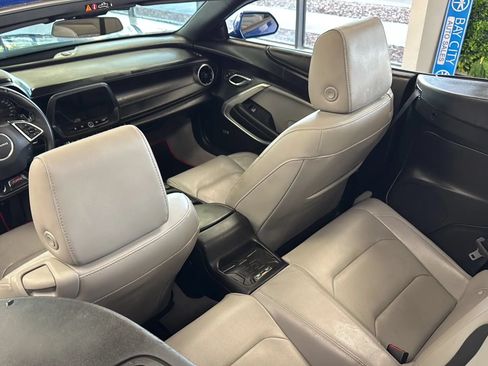 Used 2018 Chevrolet Camaro SS RWD image 51