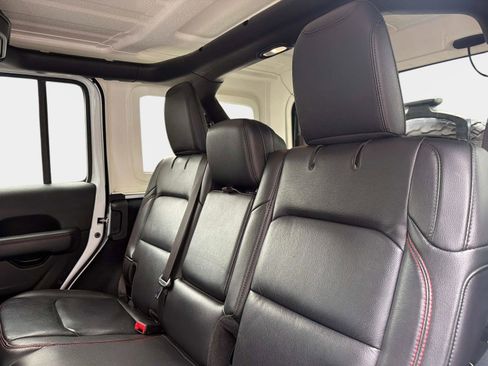 Used 2019 Jeep Wrangler Unlimited Rubicon AWD/4WD image 13