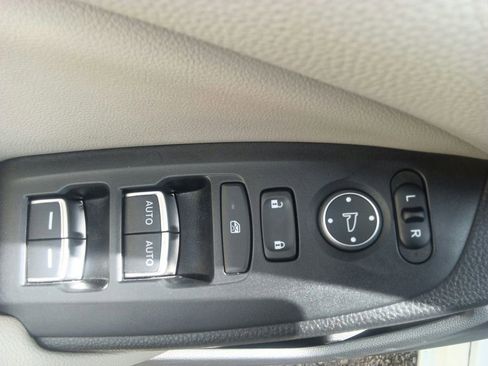 Used 2019 Honda Accord LX image 15