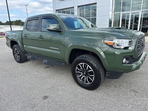 Used 2021 Toyota Tacoma TRD Sport image 2