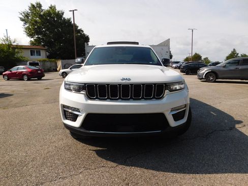 Used 2024 Jeep Grand Cherokee Limited 4xe AWD/4WD image 3