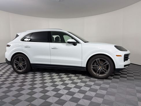 Certified 2024 Porsche Cayenne AWD/4WD image 8