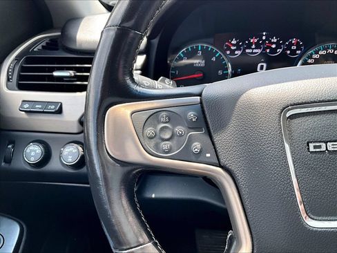 Used 2020 GMC Yukon Denali w/ Denali Ultimate Black Edition AWD/4WD image 19