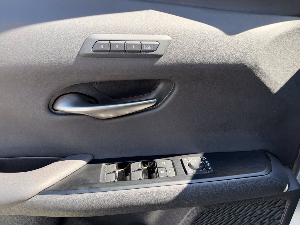 Used 2024 Lexus UX 250h F Sport FWD image 14