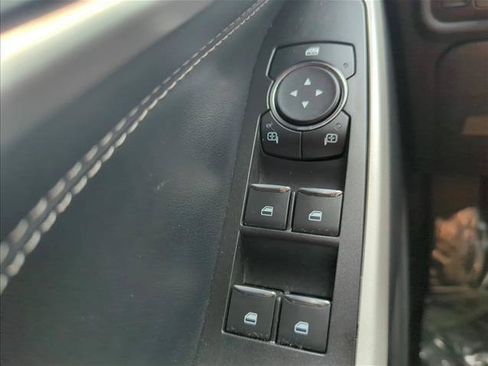 Used 2021 Ford Explorer XLT w/ Equipment Group 202A RWD image 18