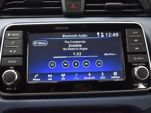 Used 2025 Nissan Versa SV FWD image 29