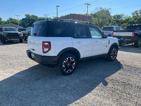 Used 2024 Ford Bronco Sport Outer Banks w/ Tech Package AWD/4WD image 8