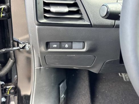 New 2026 Nissan Sentra SV w/ SV Convenience Package FWD image 25