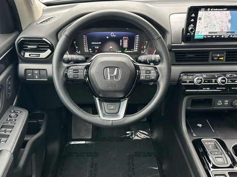 Certified 2025 Honda Pilot Elite image 12