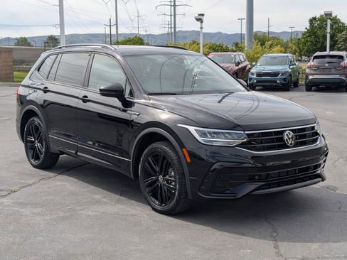 Used 2022 Volkswagen Tiguan SE R-Line AWD/4WD image 8