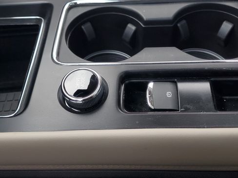 New 2025 Lincoln Corsair Reserve image 24