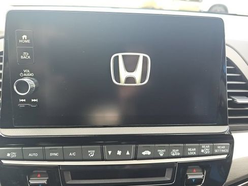 Used 2026 Honda Odyssey Touring image 17