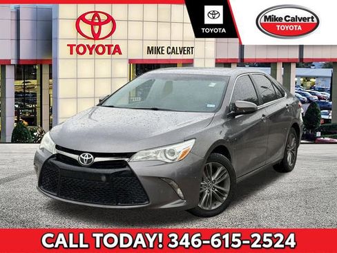 Used 2015 Toyota Camry SE w/ Moonroof Package FWD image 1