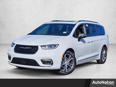 New 2026 Chrysler Pacifica Pinnacle image 1