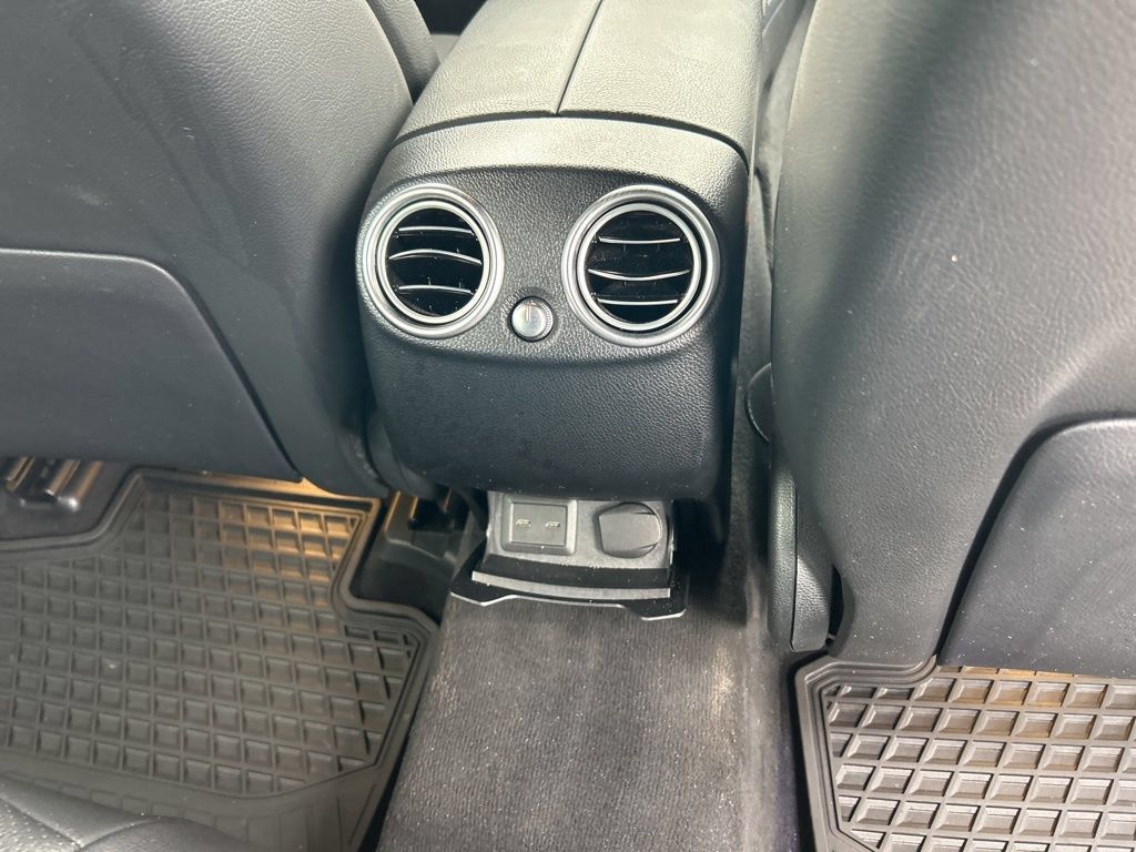 Used 2022 Mercedes-Benz GLC 300 image 27