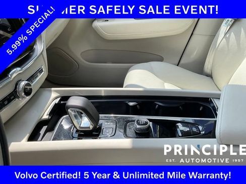 Certified 2025 Volvo XC60 B5 Core AWD/4WD image 24