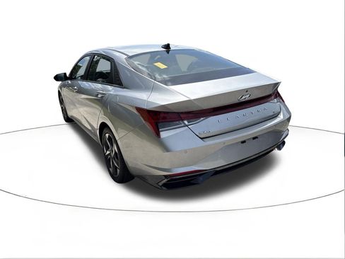 Certified 2023 Hyundai Elantra Limited w/ Cargo Package FWD image 3