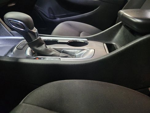 Used 2021 Chevrolet Malibu LT FWD image 26