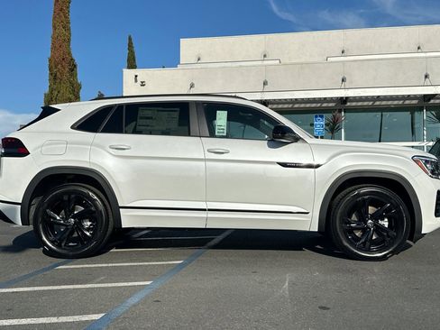 New 2026 Volkswagen Atlas Cross Sport SEL R-Line AWD/4WD image 4