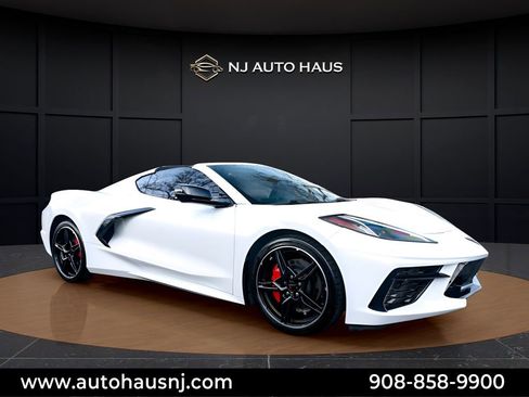 Used 2021 Chevrolet Corvette Stingray Preferred Cpe w/ 2LT RWD image 1