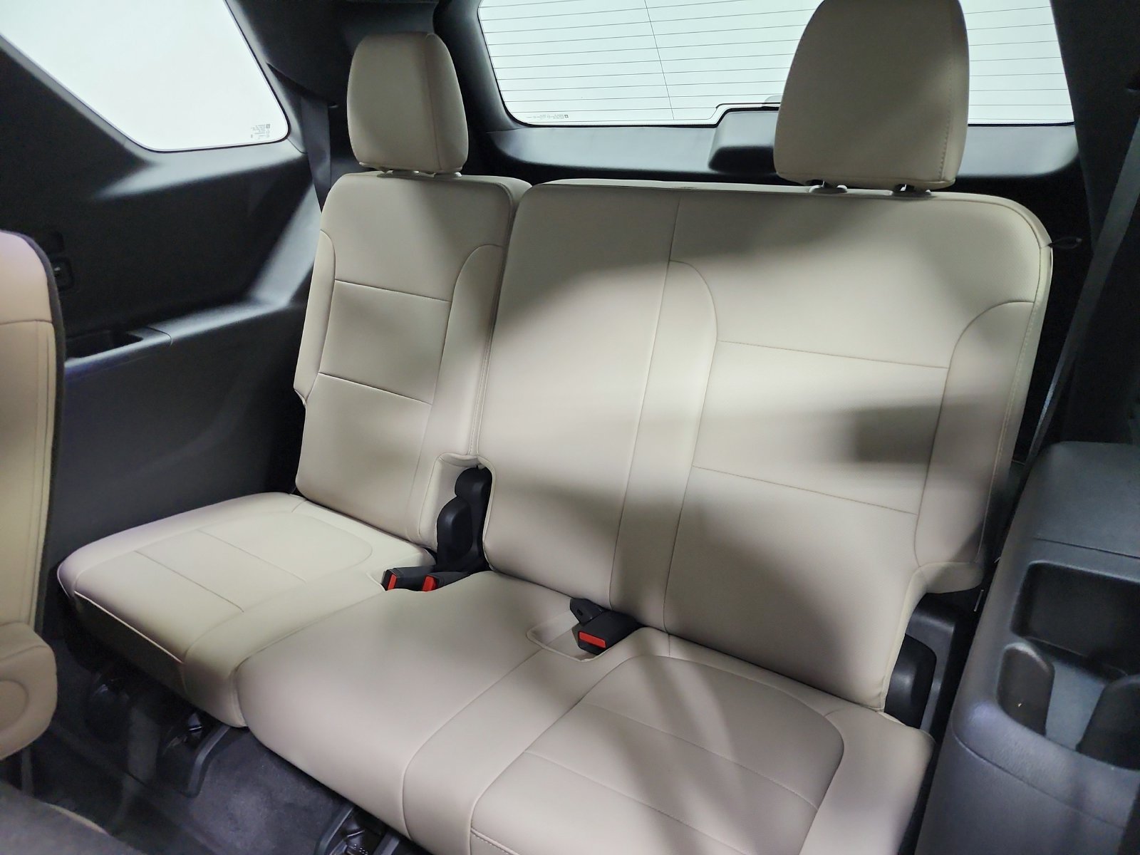 Used 2023 Chevrolet Traverse Premier FWD image 39
