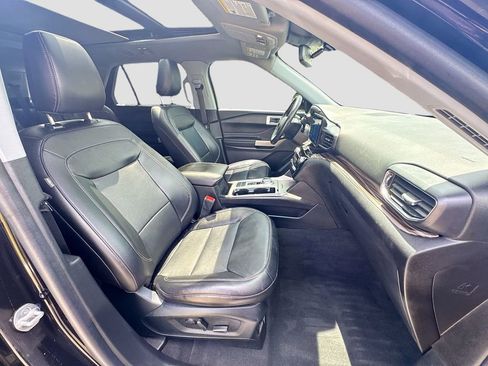 Used 2022 Ford Explorer Limited w/ Equipment Group 301A RWD image 31