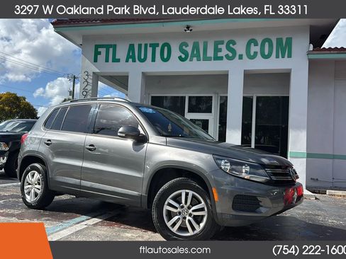 Used 2017 Volkswagen Tiguan S image 2