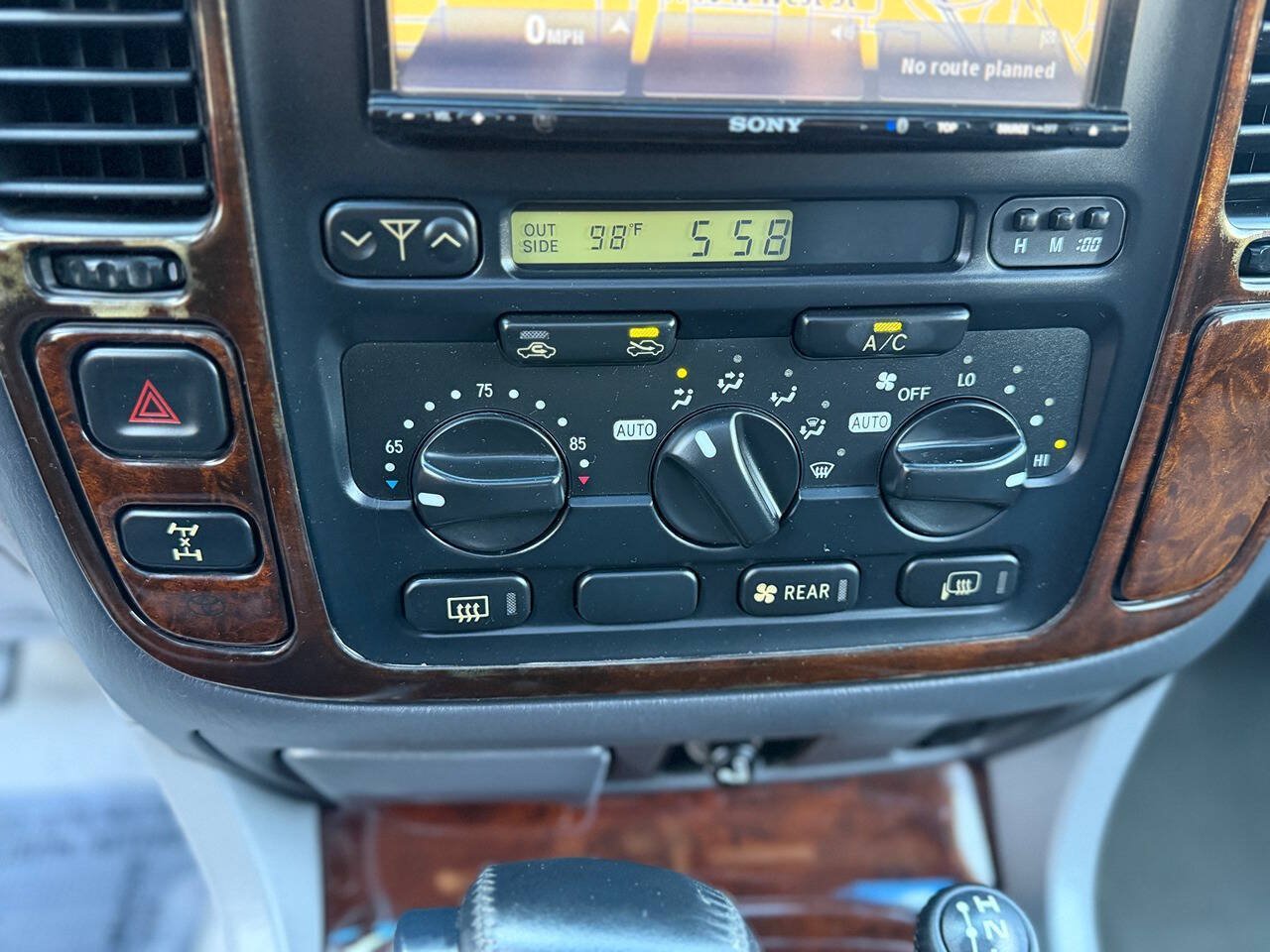Used 1999 Toyota Land Cruiser w/ Leather Trim Pkg AWD/4WD image 19
