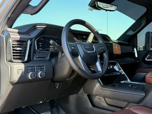 Used 2025 GMC Sierra 3500 Denali Ultimate image 20