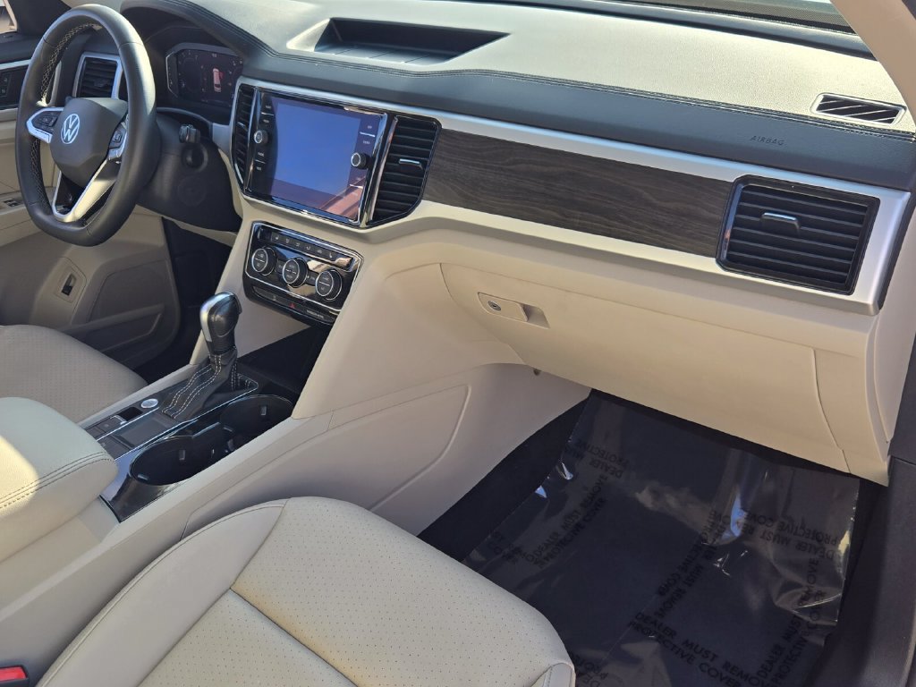 Used 2022 Volkswagen Atlas SE w/ Black Wheel Package FWD image 19