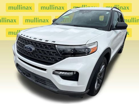 Used 2021 Ford Explorer XLT w/ Equipment Group 202A RWD image 10