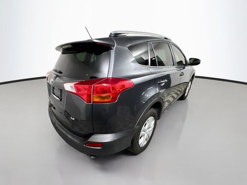 Used 2013 Toyota RAV4 LE FWD image 4