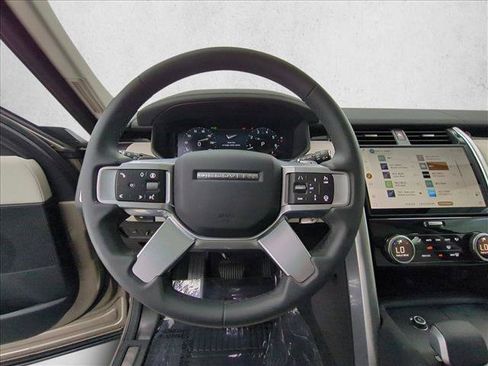 Certified 2026 Land Rover Discovery S AWD/4WD image 30