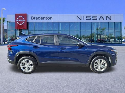 Used 2024 Chevrolet Trax LS w/ Driver Confidence Package image 4