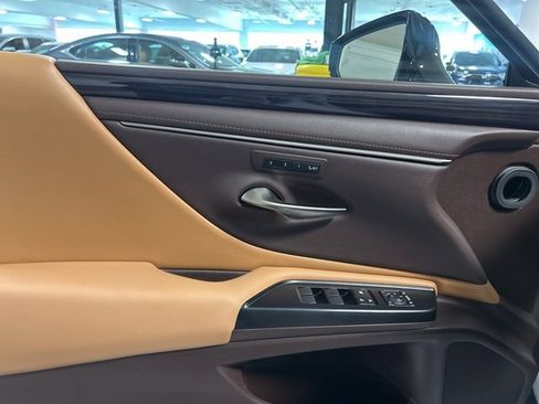 Used 2020 Lexus ES 350 w/ Premium Package image 13