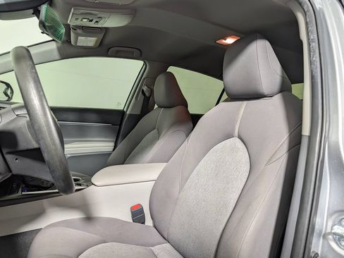 Used 2022 Toyota Camry LE FWD image 23