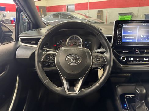 Used 2020 Toyota Corolla SE w/ Carpet Mat Package (TMS) FWD image 9
