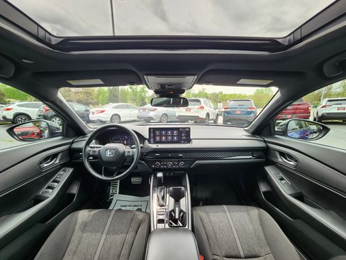 Used 2024 Honda Accord Sport image 9