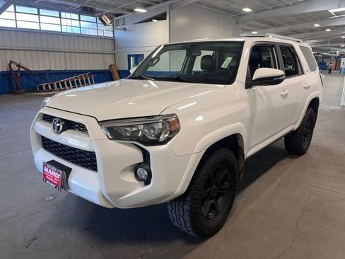 Used 2018 Toyota 4Runner SR5 Premium image 7