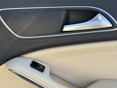 Used 2016 Mercedes-Benz GLA 250 image 14