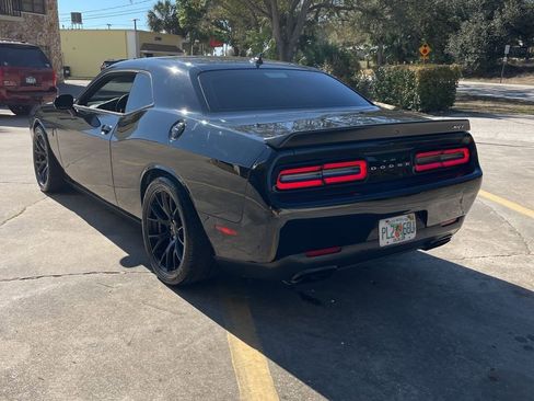Used 2015 Dodge Challenger SRT Hellcat image 6