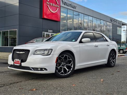 Used 2017 Chrysler 300 S image 1