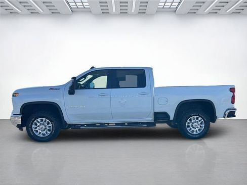 Used 2024 Chevrolet Silverado 2500 LT AWD/4WD image 7