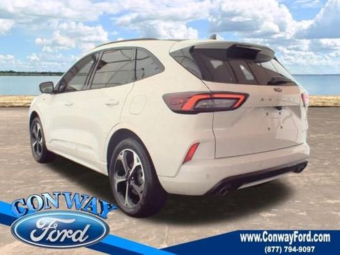 Used 2025 Ford Escape ST-Line Elite w/ Premium Technology Package image 8