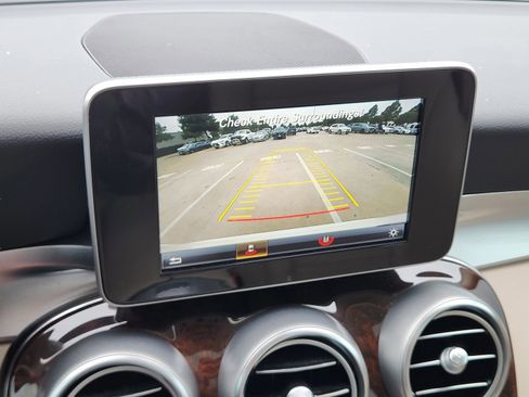 Used 2017 Mercedes-Benz GLC 300 image 10