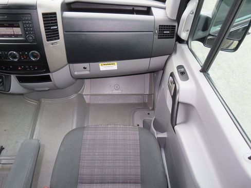 Used 2018 Mercedes-Benz Sprinter 2500 image 23