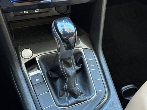 Used 2022 Volkswagen Tiguan SE image 30