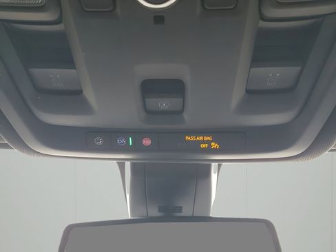 Used 2022 Chevrolet Suburban RST w/ Sport Performance Package image 42